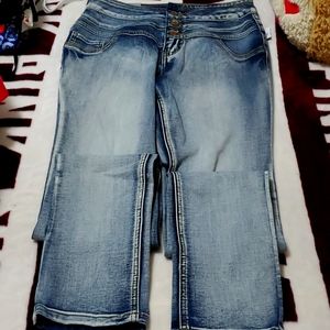 NWT. Blue 3 button jeans size 3/4.